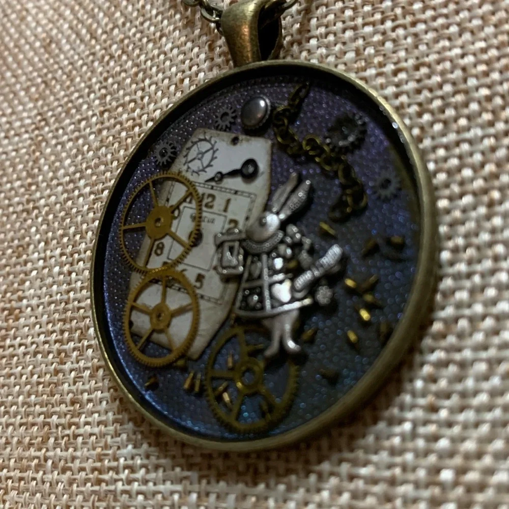 Alice in Wonderland Steampunk New Necklace Hand Crafted - Picture 7 of 9